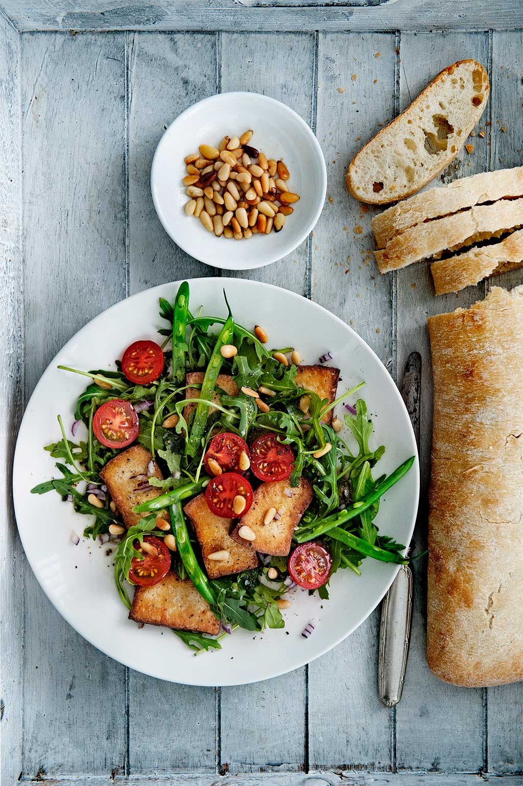 Rucola-Bohnen-Salat mit knusprigem Räuchertofu - Prolaterre